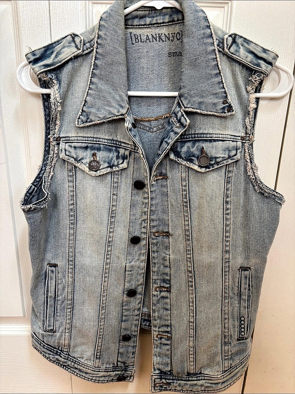 BLANKNYC Fitted Denim Vest Women'Small Denim Vest Size Small
